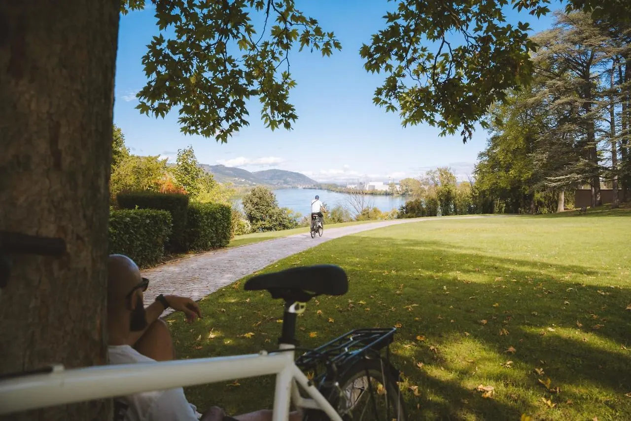 Hotel GEST-LOC LOCATION MEUBLÉE Sky - JARDIN&TERRASSE PRIVATIVE - PARKING PRIVÉ à Laveyron Maison d'hôtes