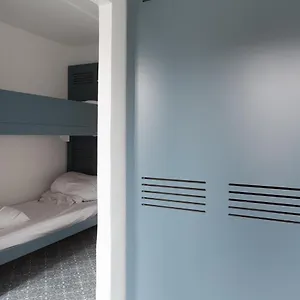 Untalented - Hotel Paris